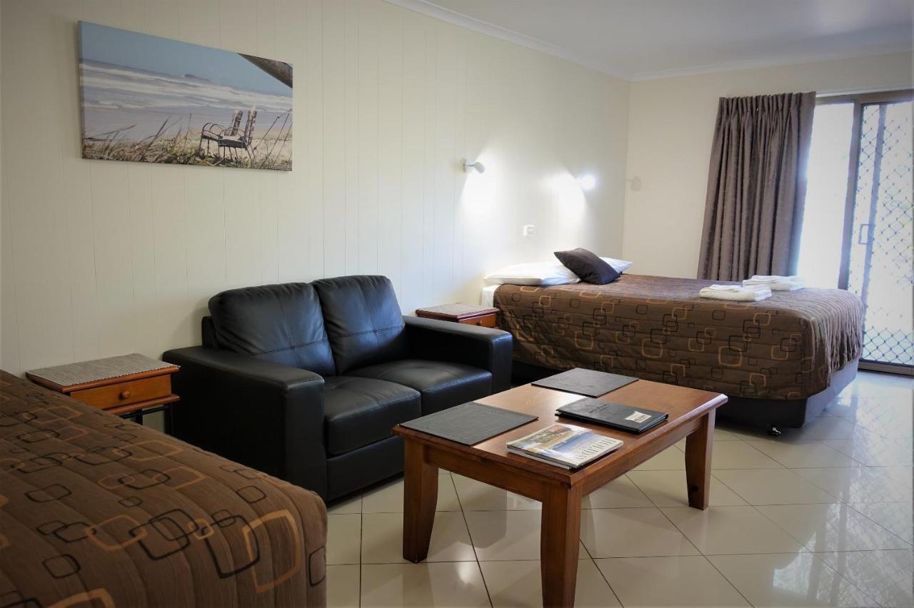 Pacific Palms Motor Inn Маркула Екстериор снимка