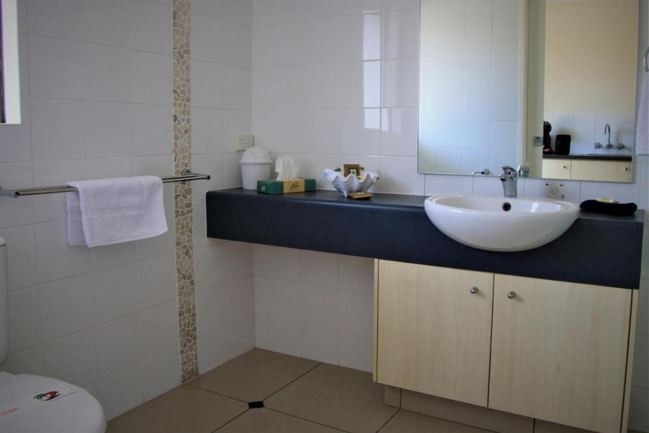 Pacific Palms Motor Inn Маркула Екстериор снимка