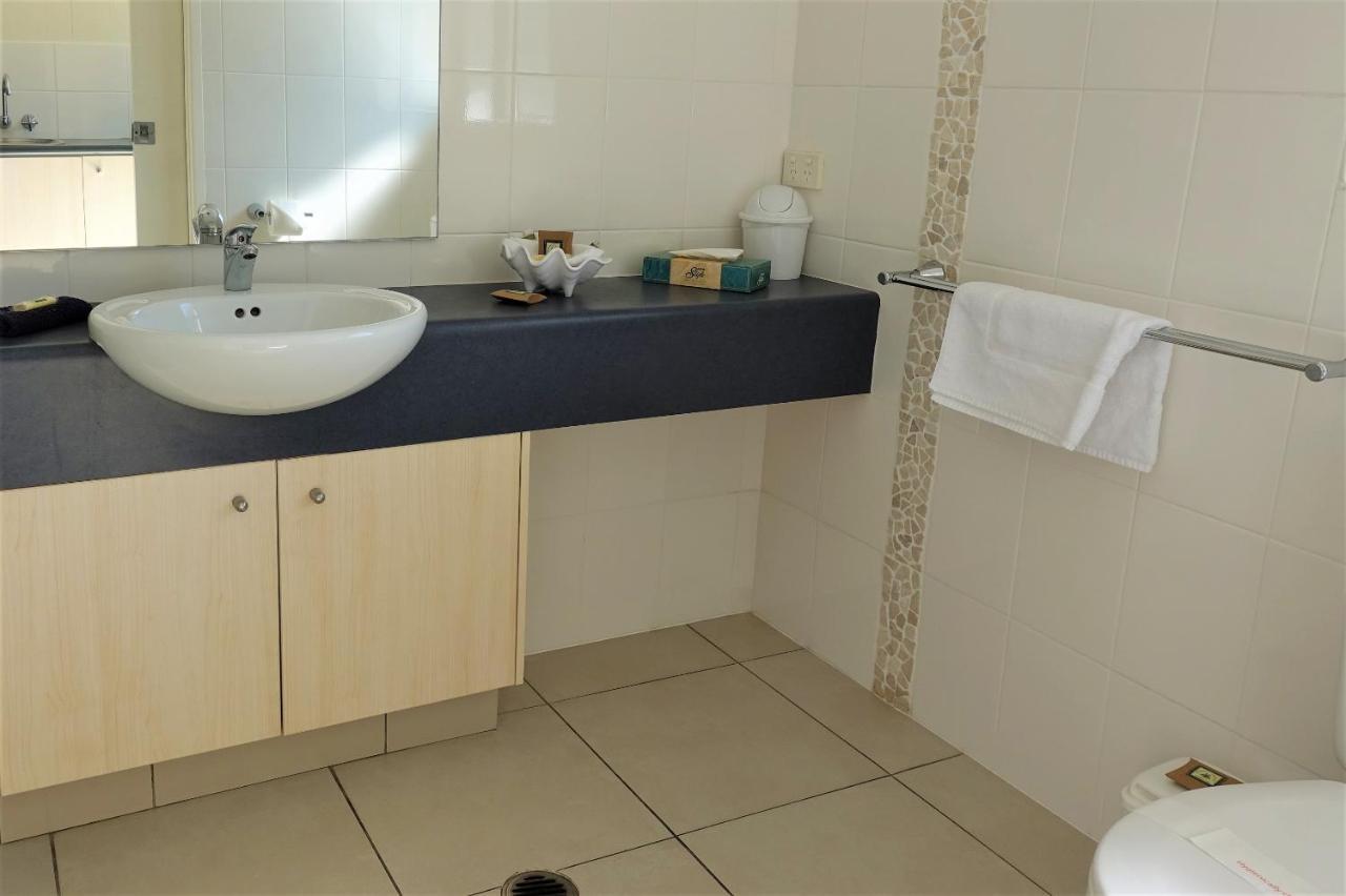 Pacific Palms Motor Inn Маркула Екстериор снимка