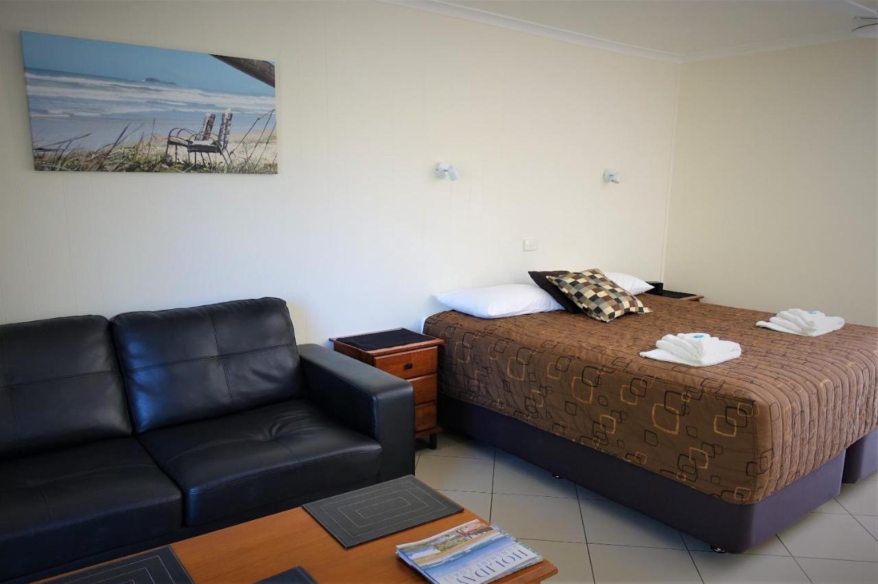 Pacific Palms Motor Inn Маркула Екстериор снимка
