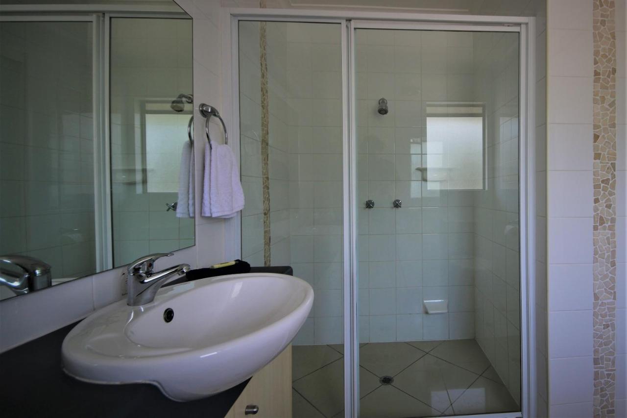Pacific Palms Motor Inn Маркула Екстериор снимка