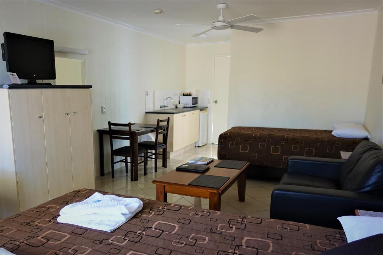 Pacific Palms Motor Inn Маркула Екстериор снимка