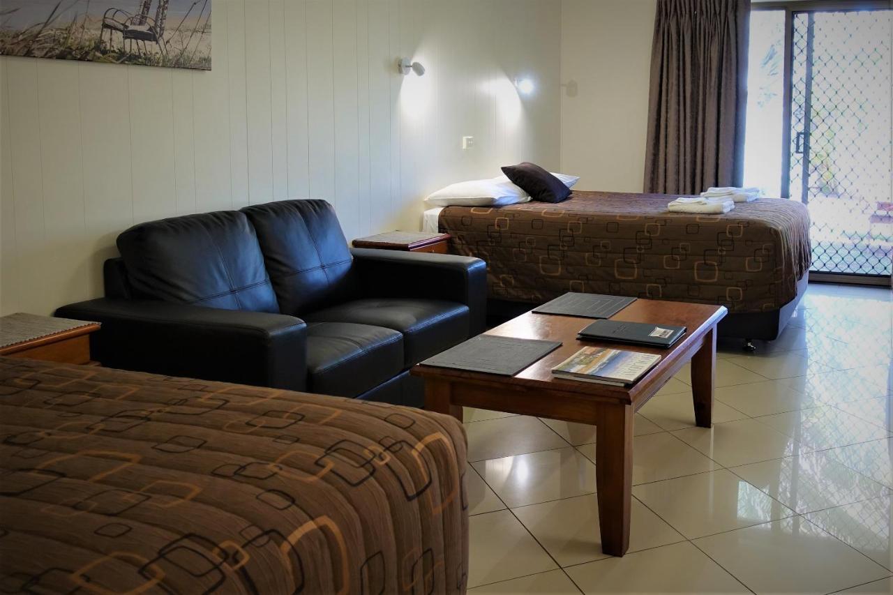 Pacific Palms Motor Inn Маркула Екстериор снимка