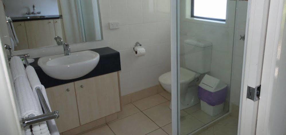 Pacific Palms Motor Inn Маркула Екстериор снимка